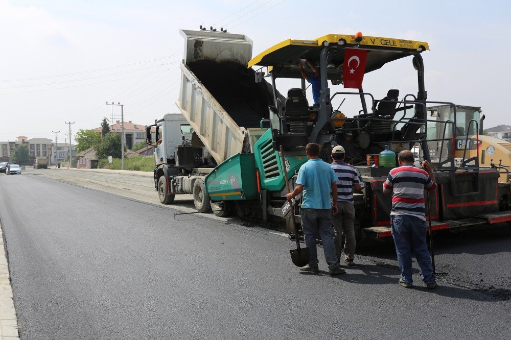 Serdivan’da Bayram Öncesi Asfalt Mesaisi