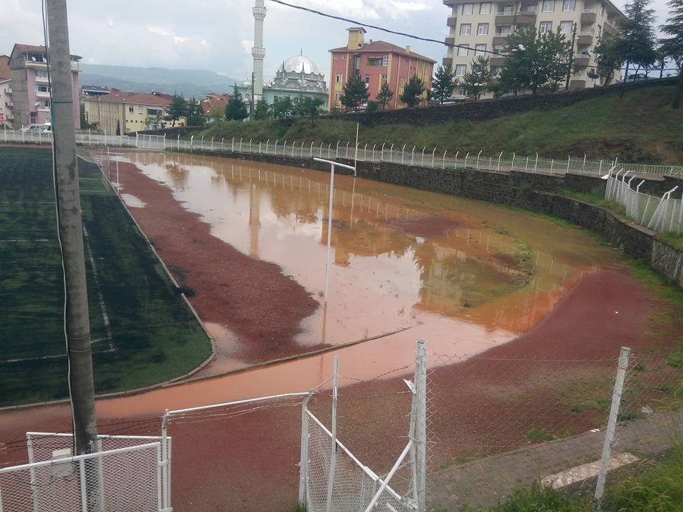 Simav Şehir Stadına Belediye Yardımı