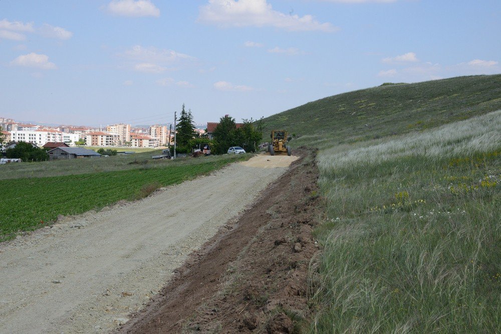 Yol Bakım Ve Onarım Çalışmaları Sürüyor