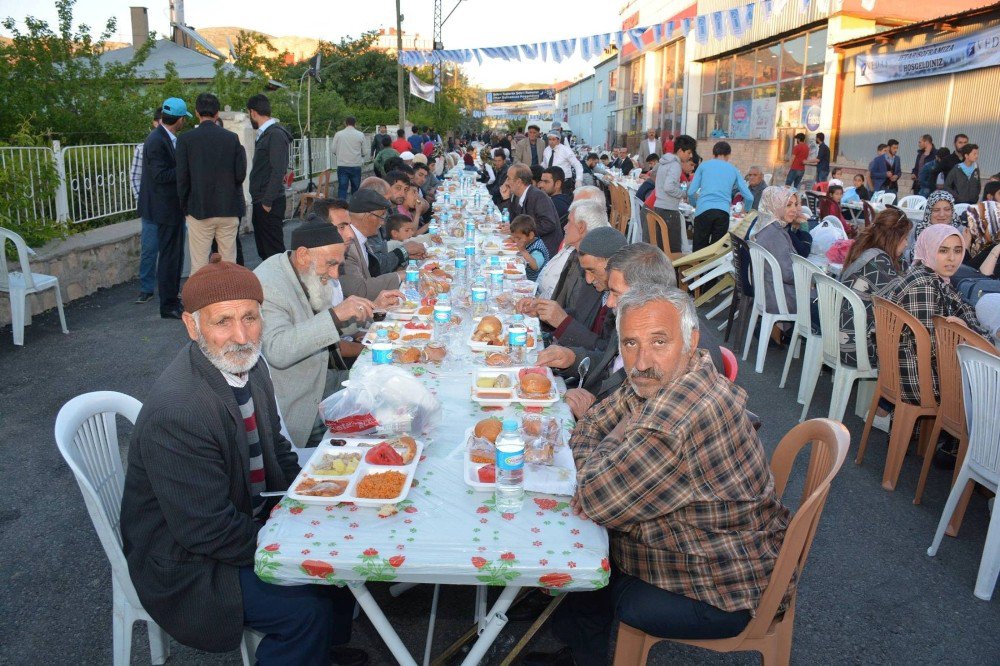 Mahalle Muhtarlarından Tuşba Belediyesine Teşekkür