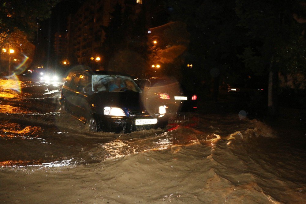 Abhazya’da Aşırı Yağışlar Su Baskınlarına Yol Açtı