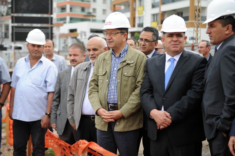 Altındağ’a “Buz Pateni Sarayı” Yapılıyor