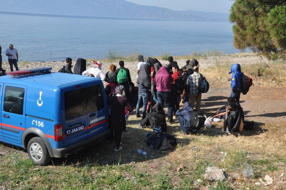 Çanakkale’de 59 Göçmen Ege Denizi’ne Açılamadan Yakalandı