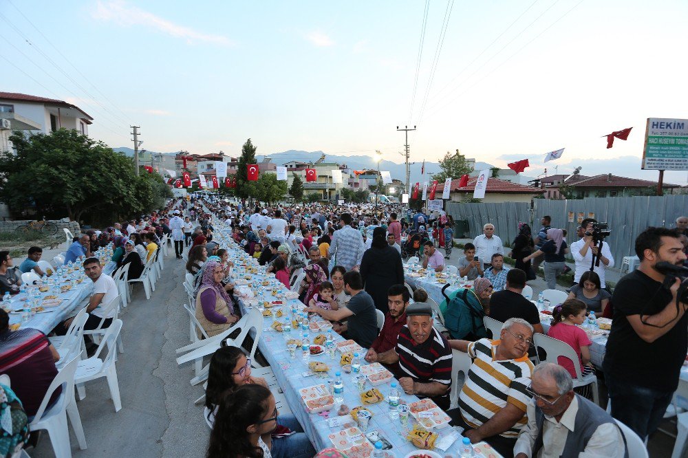 Başkan Zolan Aktepe’deki İftarda Vatandaşlarla Bir Araya Geldi