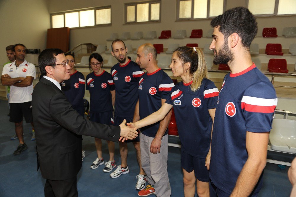 Kızılay’dan Spor Tırmanışı Boulder Milli Takımına Moral Ziyareti