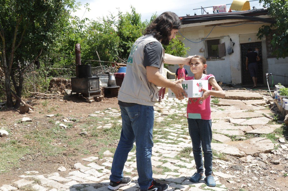 İhh’dan Ramazan’da 10 Bin Yetime "Çocuk Paketi"