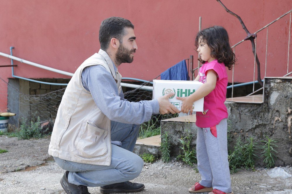 İhh’dan Ramazan’da 10 Bin Yetime "Çocuk Paketi"