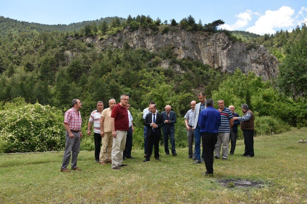 Vali Mehmet Aktaş Arıcak Köyünü Ziyaret Etti