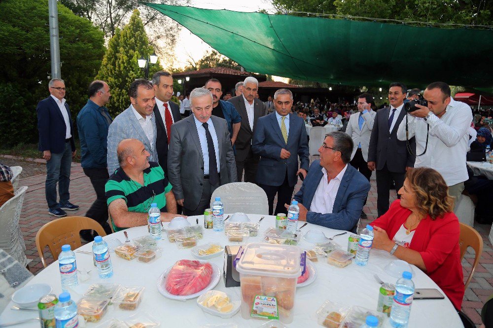 Kayseri Valiliğinden Gazi Ve Gazi Yakınlarına İftar Daveti