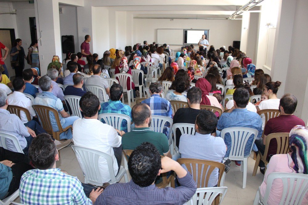 Öğretmenlere ‘Bütçemi Yönetebiliyorum’ Konulu Seminer Verildi