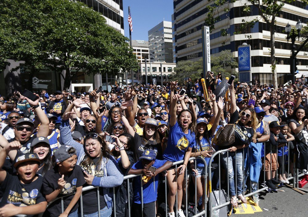 Golden State Warriors, Şampiyonluğu 1 Milyon Taraftarla Kutladı