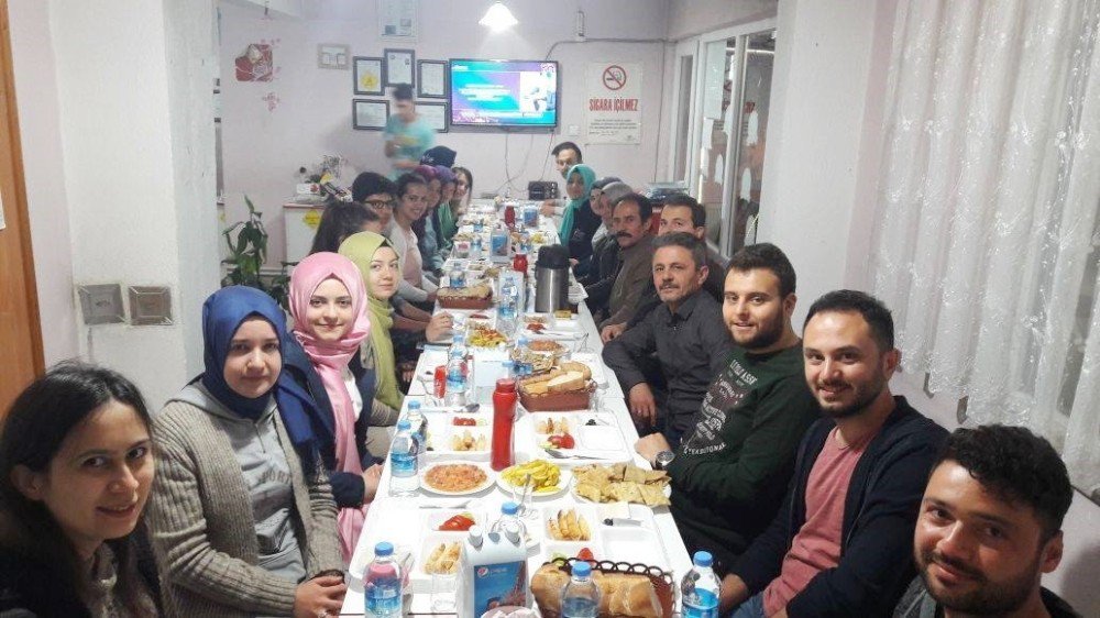 Öğretmenler Sahur Yemeğinde Buluştu