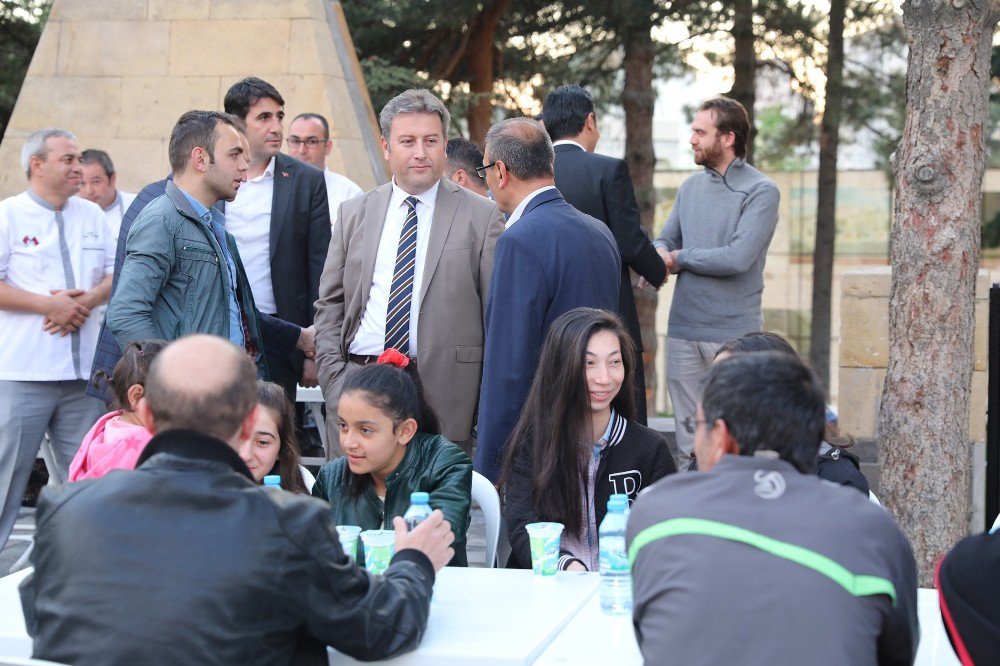 Talas Belediyesi İftarda Tablakayalıları Ağırladı