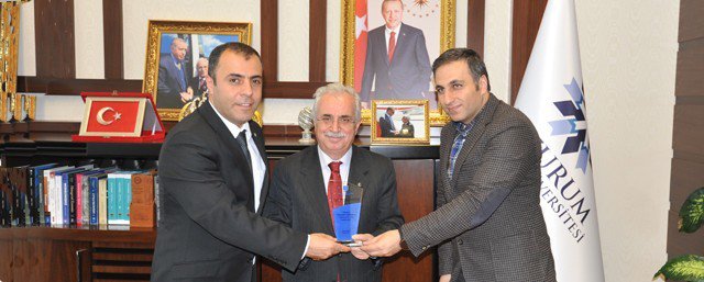 Tmmob’den Prof. Dr. Yaylalı’ya Plaket