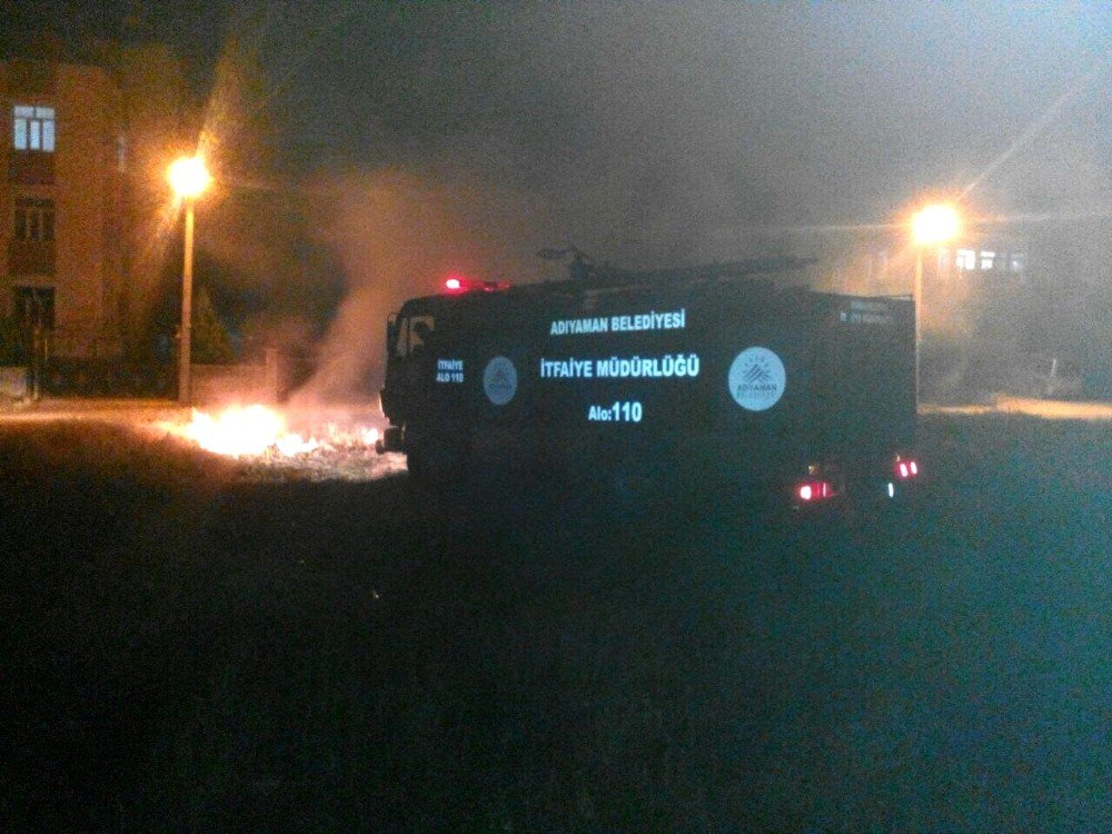 Parktaki Yangını İtfaiye Büyümeden Söndürdü