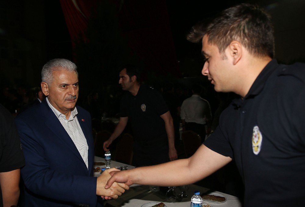 Başbakan Yıldırım’dan Güvenlik Güçlerine Ziyaret