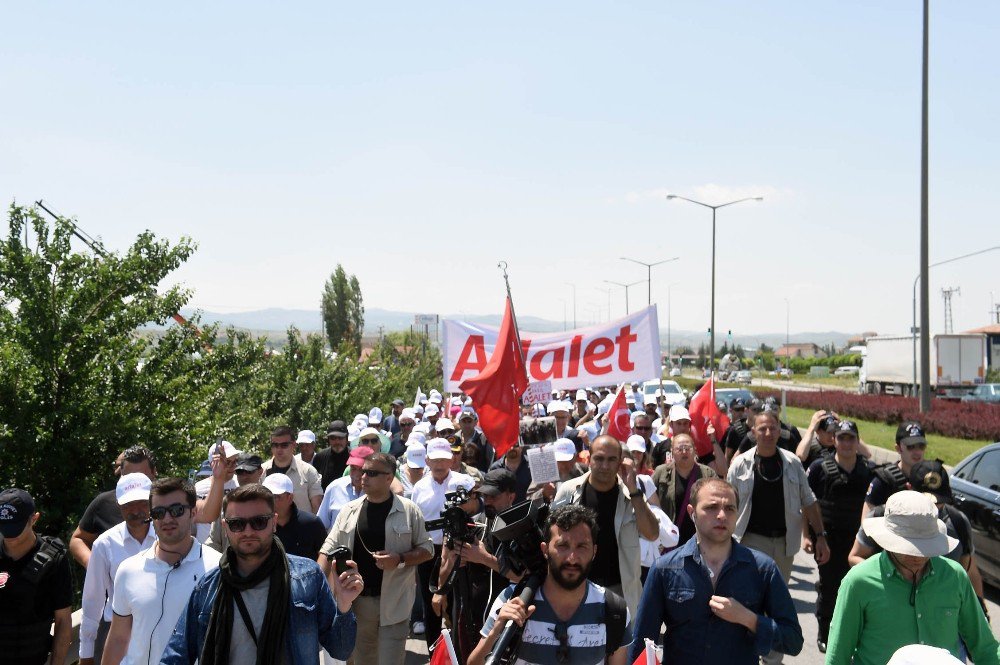 Kılıçdaroğlu, ’Adalet Yürüyüşü’nün 3. Gününde İlk Molayı Verdi