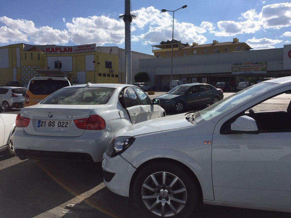 Diyarbakır’da Trafik Kazası: 2 Yaralı