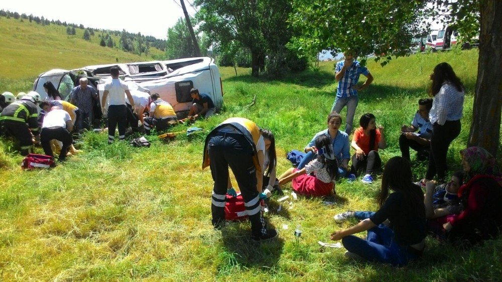 Kütahya’da Trafik Kazası: 10 Yaralı