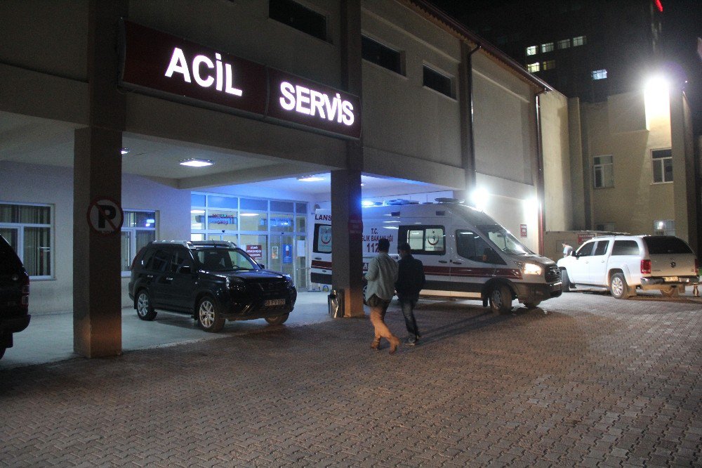 Silahın Kazayla Ateş Almasıyla 3 Özel Harekat Polisi Yaralandı