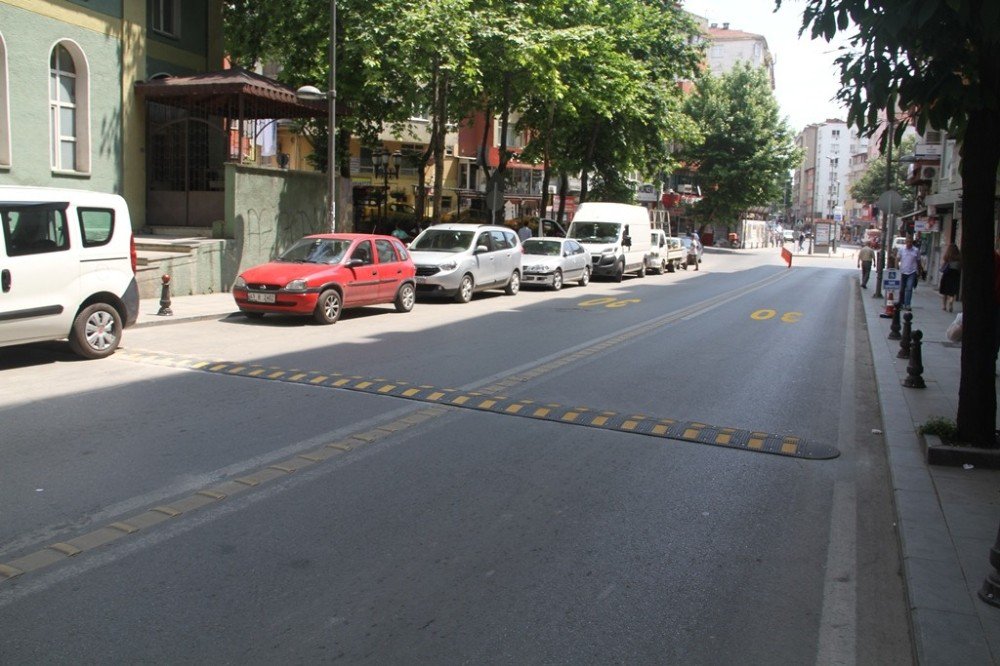 İnönü Caddesi’ne Hız Kesici Engel