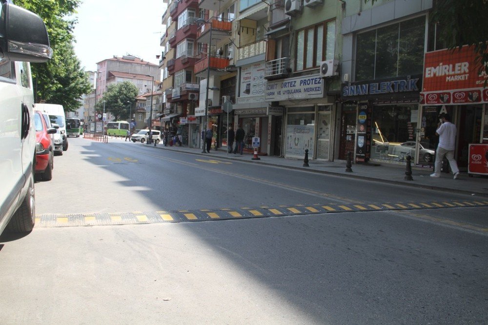 İnönü Caddesi’ne Hız Kesici Engel