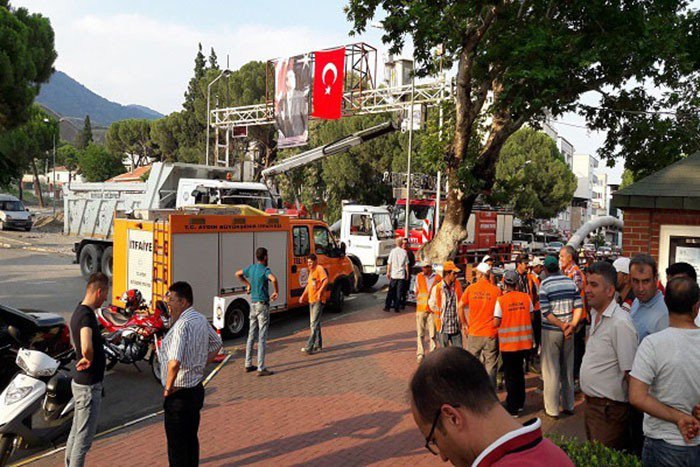 Belediye Görevlileri Arasındaki Atatürk Takı Tartışması Arbedeye Döndü