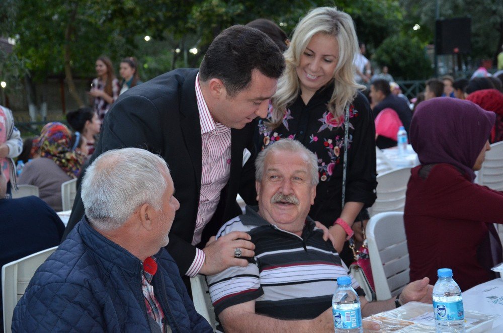 Başkan Bakıcı Orucunu Yeni Mahalle Sakinleri İle Birlikte Açtı