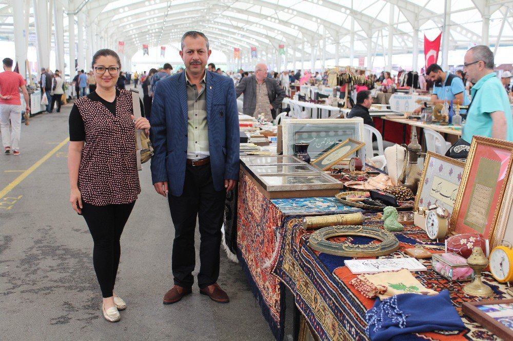 Bursa’daki Antikacı Pazarına Yoğun İlgi