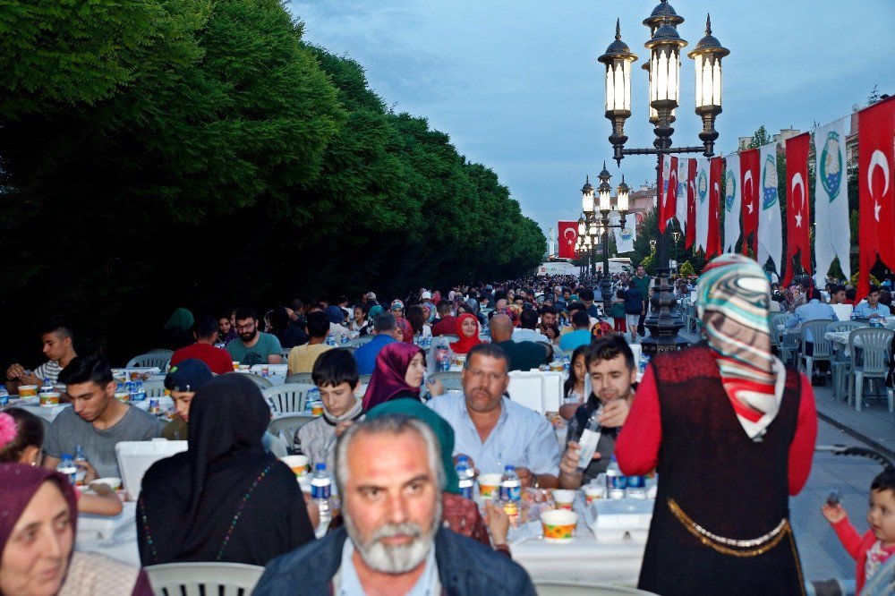 Gölbaşı Belediyesi’nin Mahalle İftarları Devam Ediyor