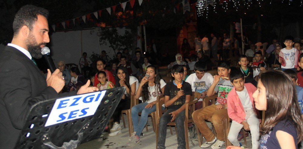 İlah Sanatçısı Anlı Hakkari’de Konser Verdi