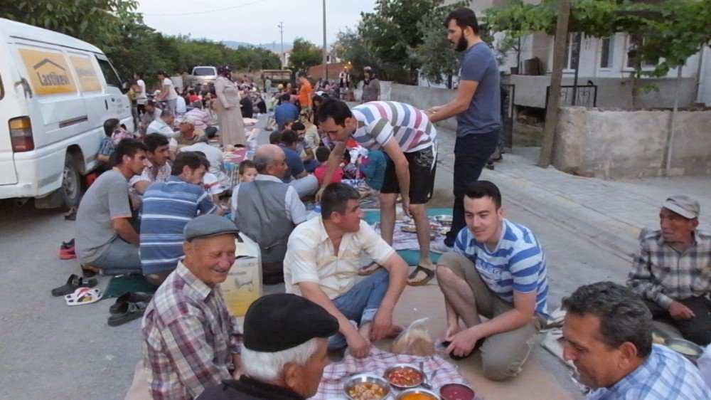 Köydeki Ramazan Geleneklerini Şehirde Yaşatıyorlar