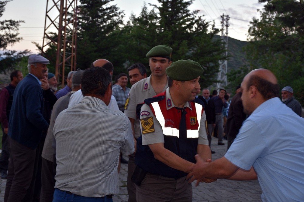 Kıbrıs Gazisi Eşi İçin Köyde 500 Kişiye İftar Verdi