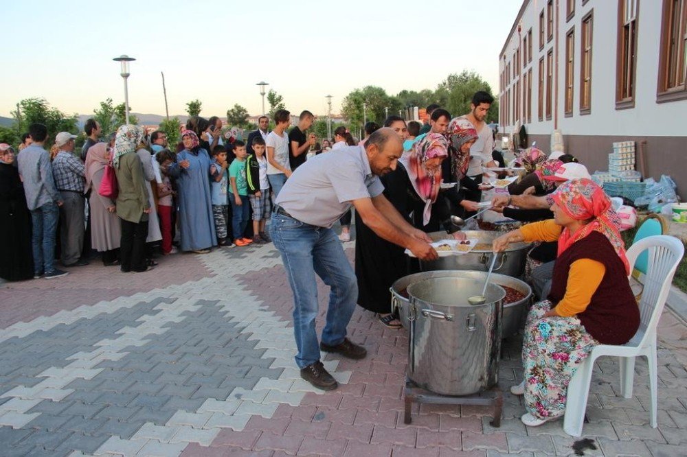 Osmaneli Belediyesi Bu Yılda "Toplu İftar Yemeği" Geleneğini Devam Etti