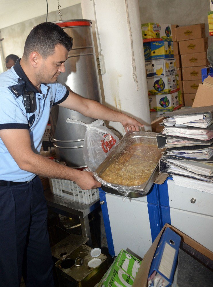 Osmangazi Belediyesi Zabıta Ekipleri, İnsan Sağlığı İle Oynayanlara Göz Açtırmıyor