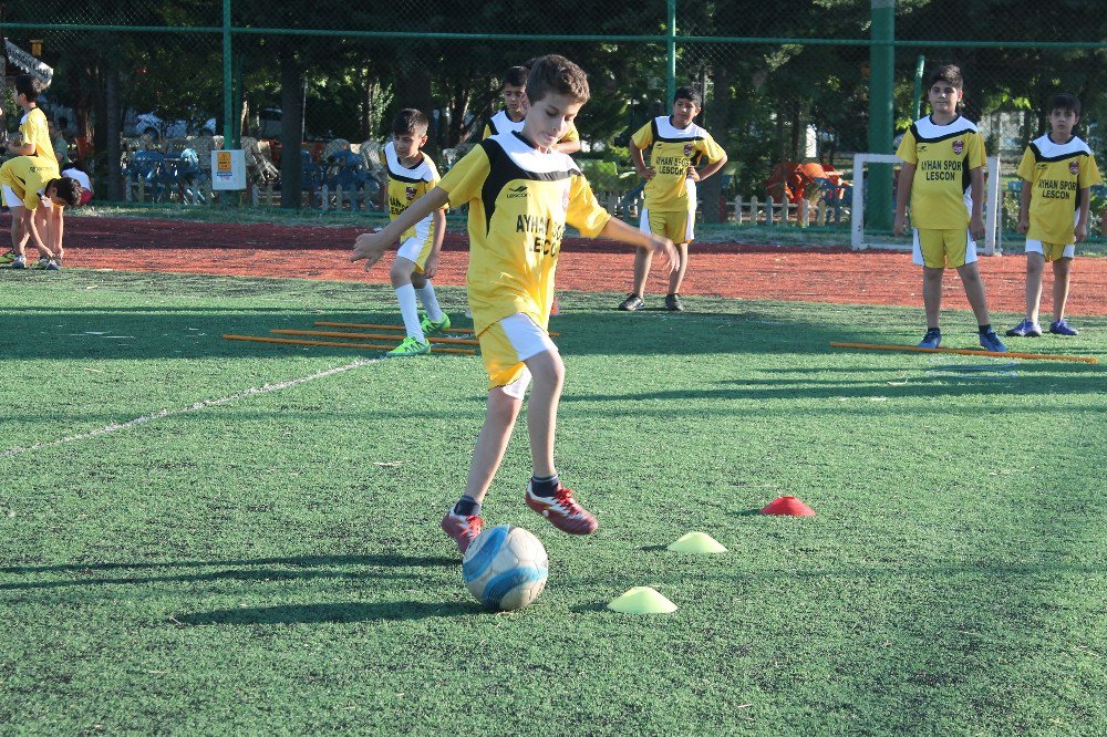 Sporcular Yaz Spor Okuluna Yoğun İlgi Gösteriyor