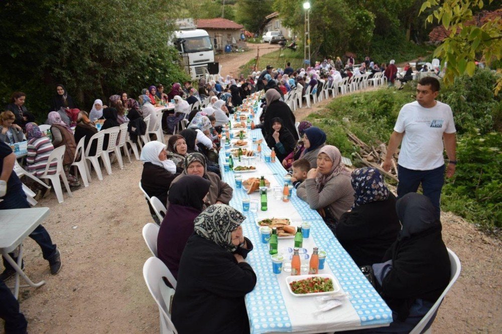 Tekeciler Mahallesinde Toplu İftar