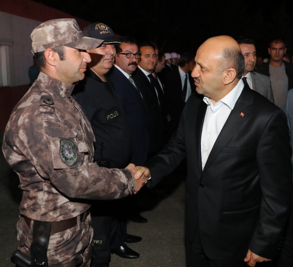 Bakan Işık Mardin’de Polislerle Bir Araya Geldi