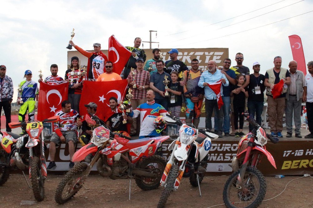 Bergama’da Enduro Şampiyonası Nefes Kesti