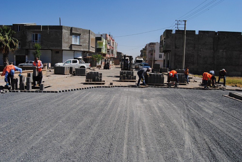 Büyükşehir Viranşehir’de Çalışmalarına Devam Ediyor