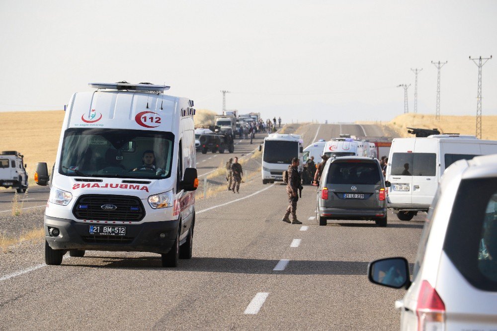 Polis Midibüsü İle Minibüs Çarpıştı: 2 Ölü, 4’ü Polis 18 Yaralı