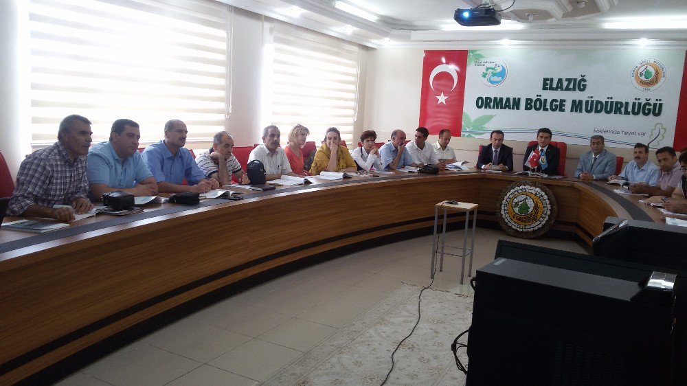 Elazığ Msak Hazar Gölü İçin Toplandı