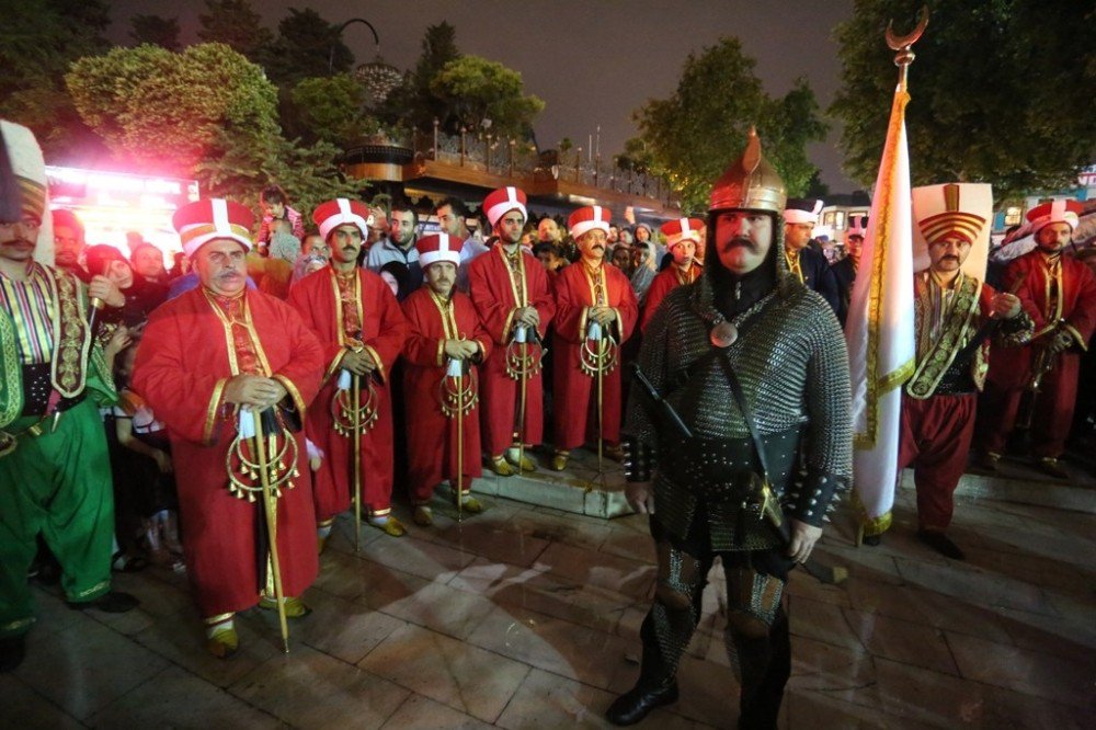 Gürsu Mehteranı Eyüp Sultan’da Sahne Aldı