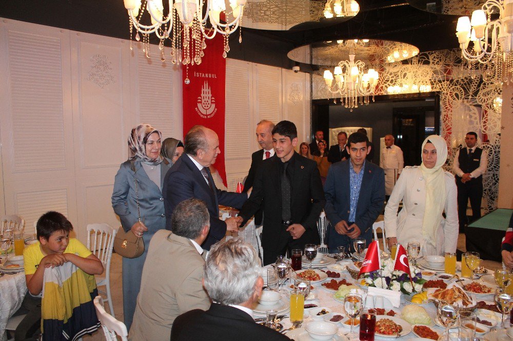 Kadir Topbaş, 15 Temmuz Şehit Yakınları Ve Gazileri İftar Sofrasında Ağırladı