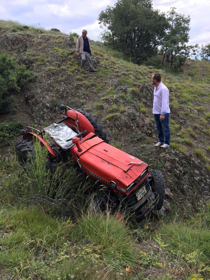 Kastamonu’da Traktör Uçuruma Yuvarlandı:1 Yaralı