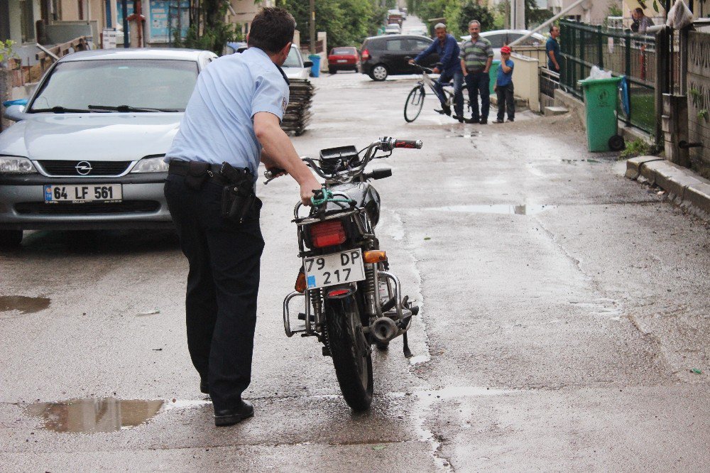 Ehliyetsiz Kaza Yapıp Kaçan Suriyeli Polisi Peşine Taktı