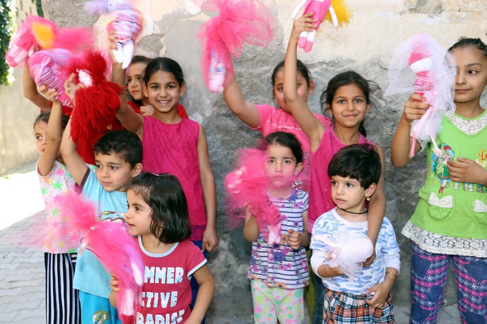 Kilis’te, Oyuncaksız Çocuk Kalmasın Projesi