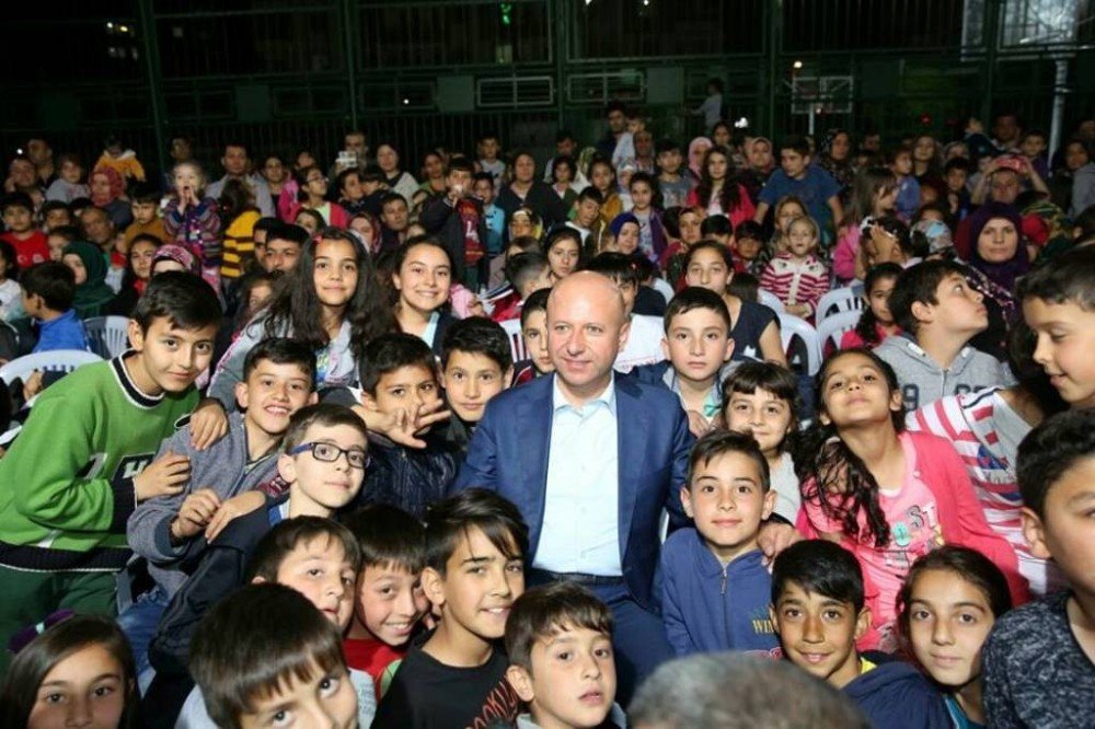 Çolakbayrakdar, "Çocuklar, Aileleri İle Birlikte Ramazan Neşesini Doyasıya Yaşıyor"