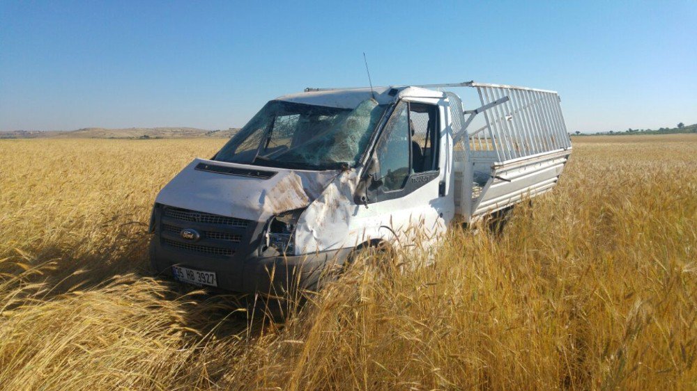 Midyat’ta Tarım İşçilerini Taşıyan Kamyonetler Çarpıştı: 4 Ölü, 13 Yaralı