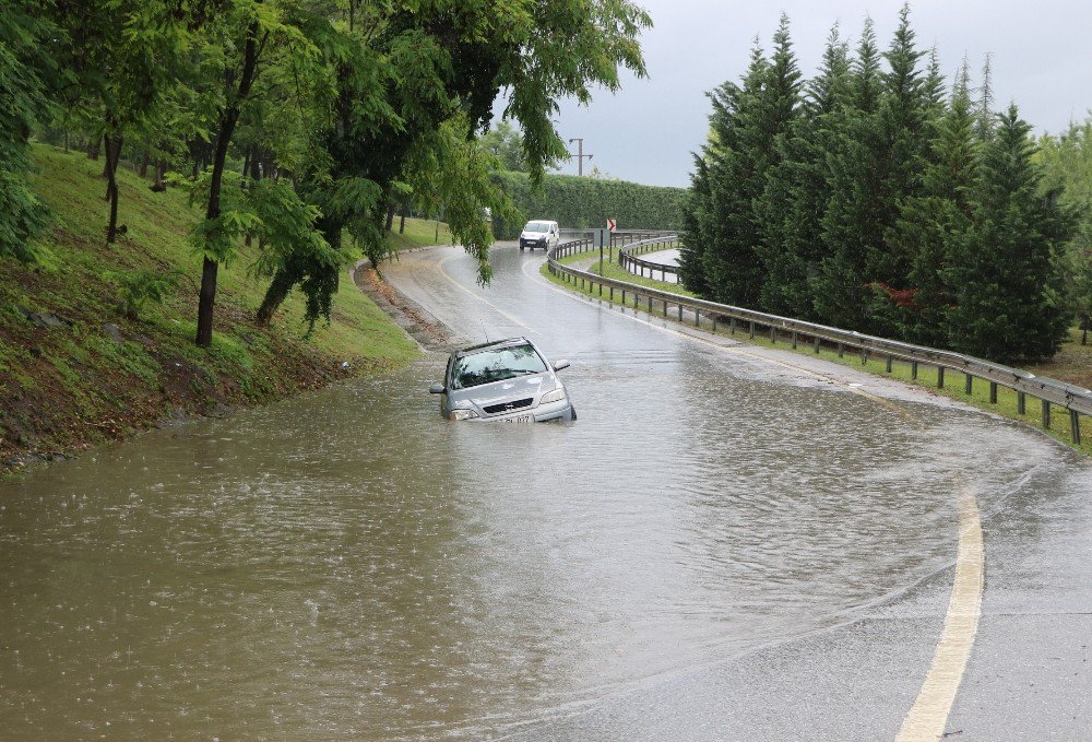 Sakarya’da Yağmur Hayatı Olumsuz Etkiledi